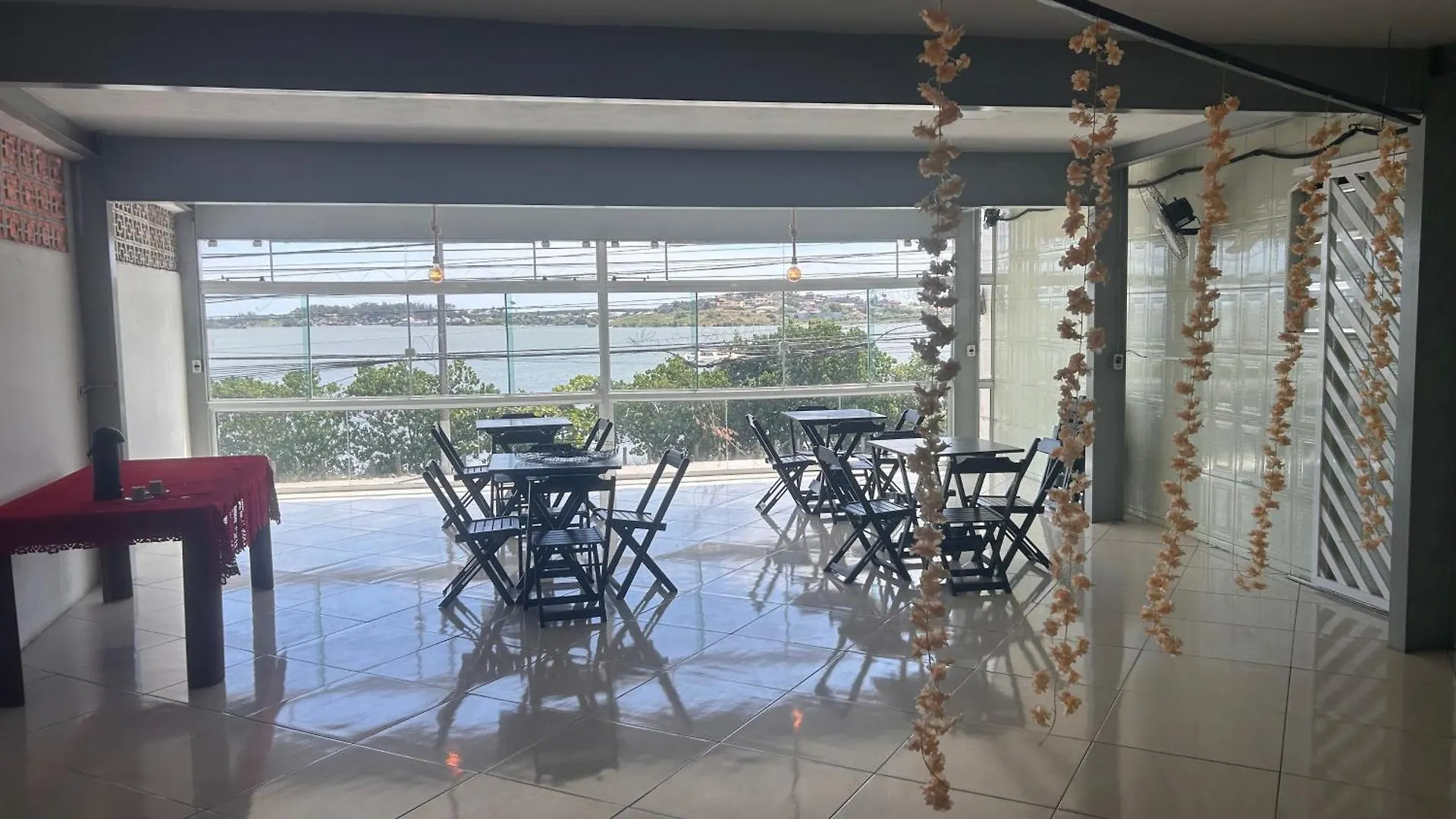 Värdshus Suites Em Cabo Frio